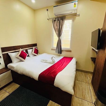 Hotel Kanan Inn Колката Екстериор снимка