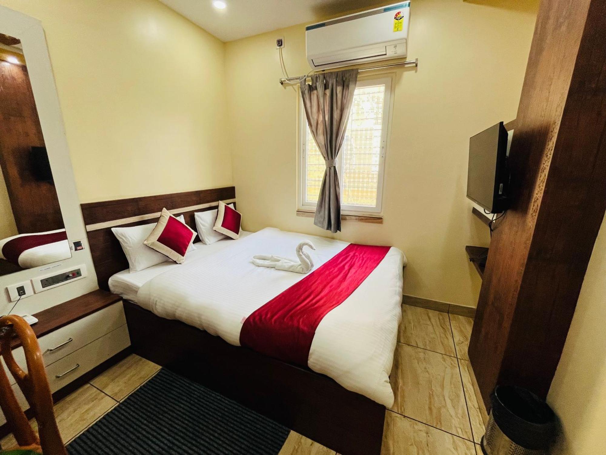 Hotel Kanan Inn Колката Екстериор снимка