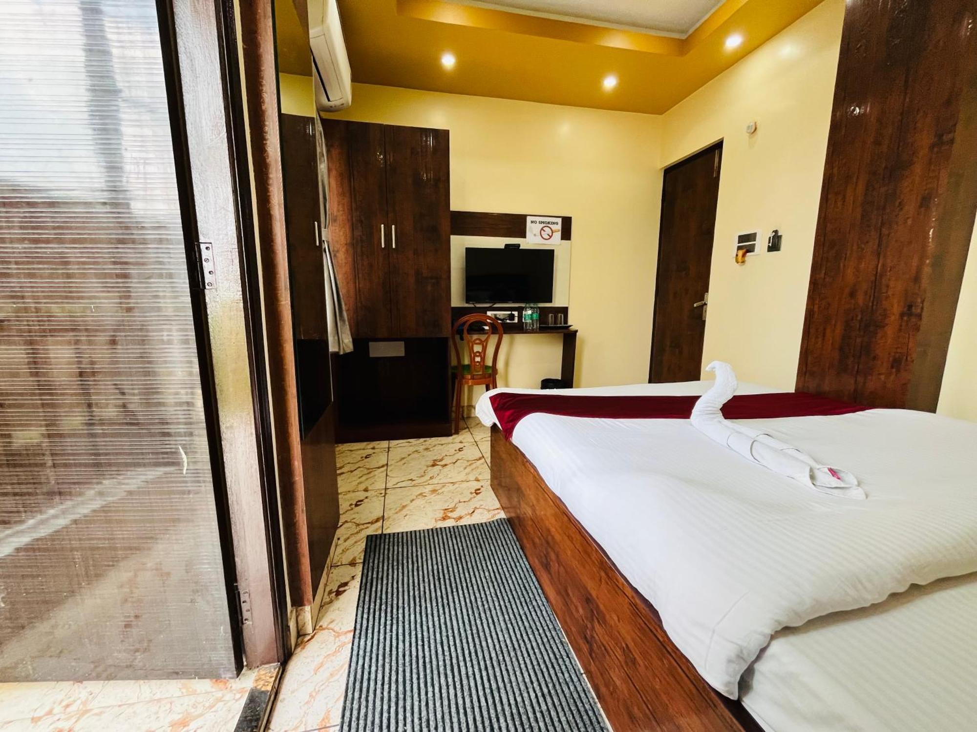 Hotel Kanan Inn Колката Екстериор снимка