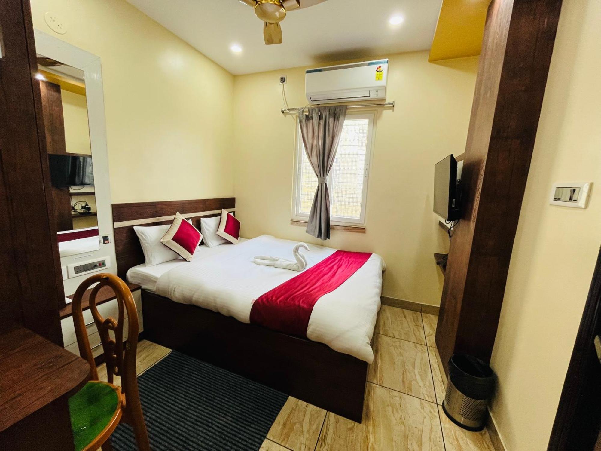 Hotel Kanan Inn Колката Екстериор снимка