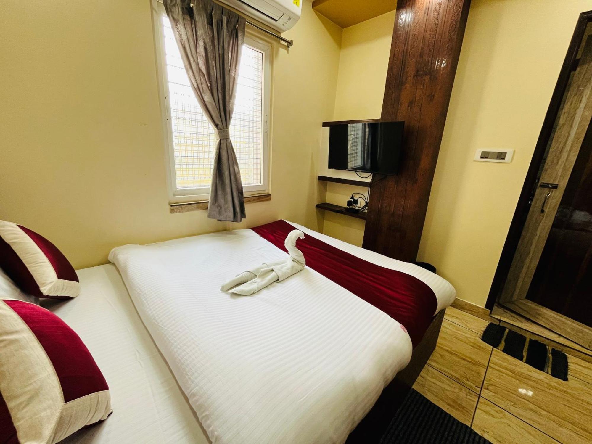 Hotel Kanan Inn Колката Екстериор снимка