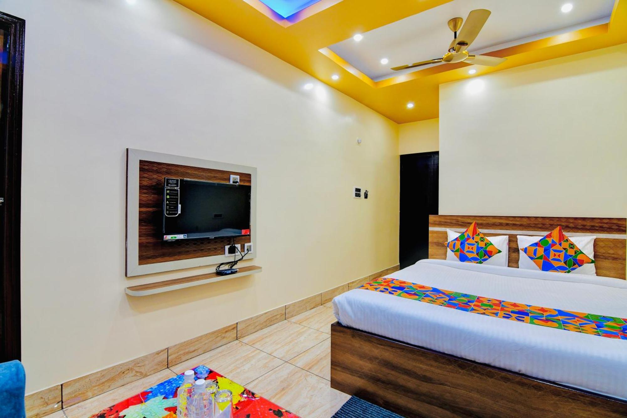 Hotel Kanan Inn Колката Екстериор снимка