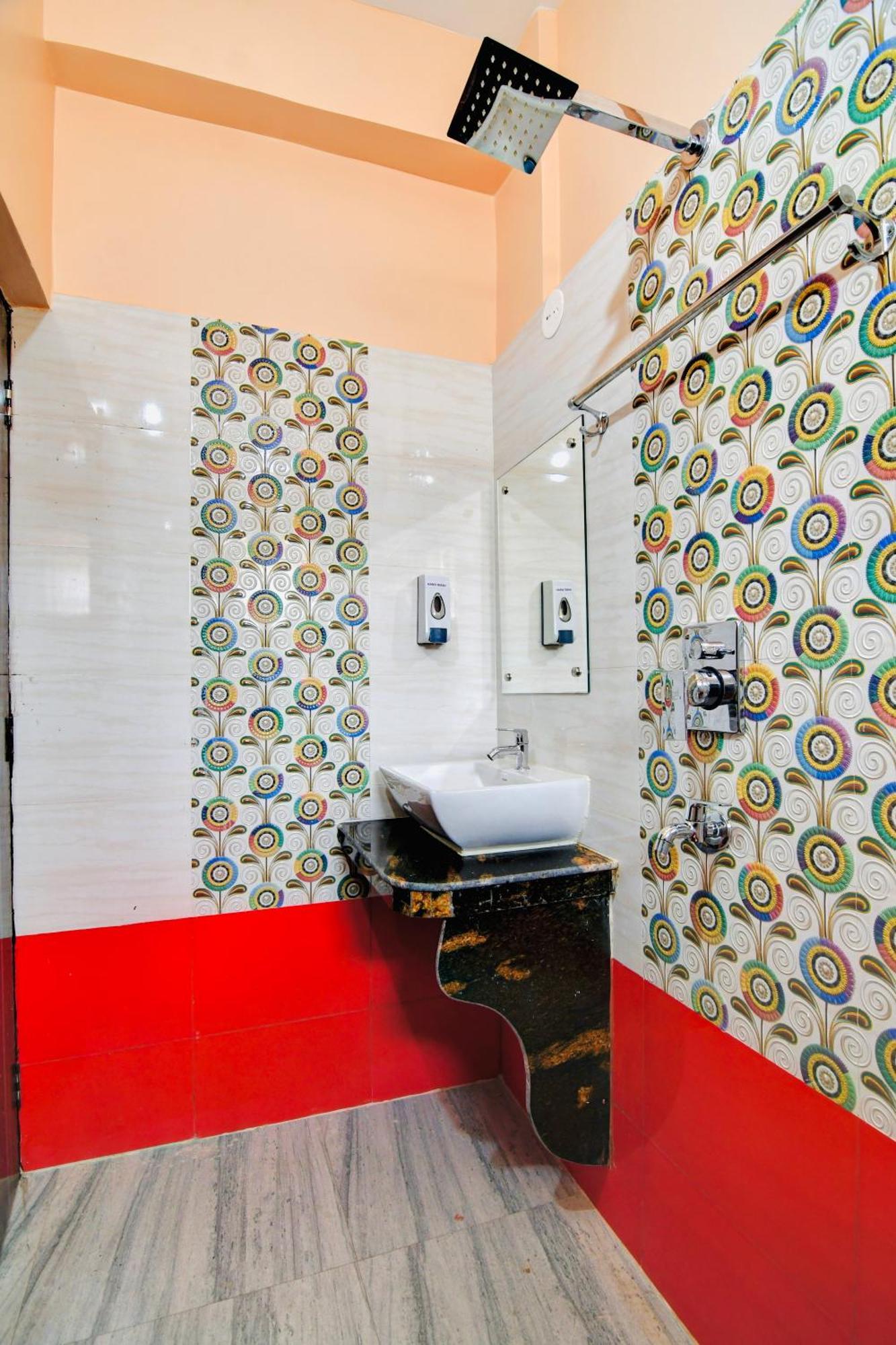 Hotel Kanan Inn Колката Екстериор снимка