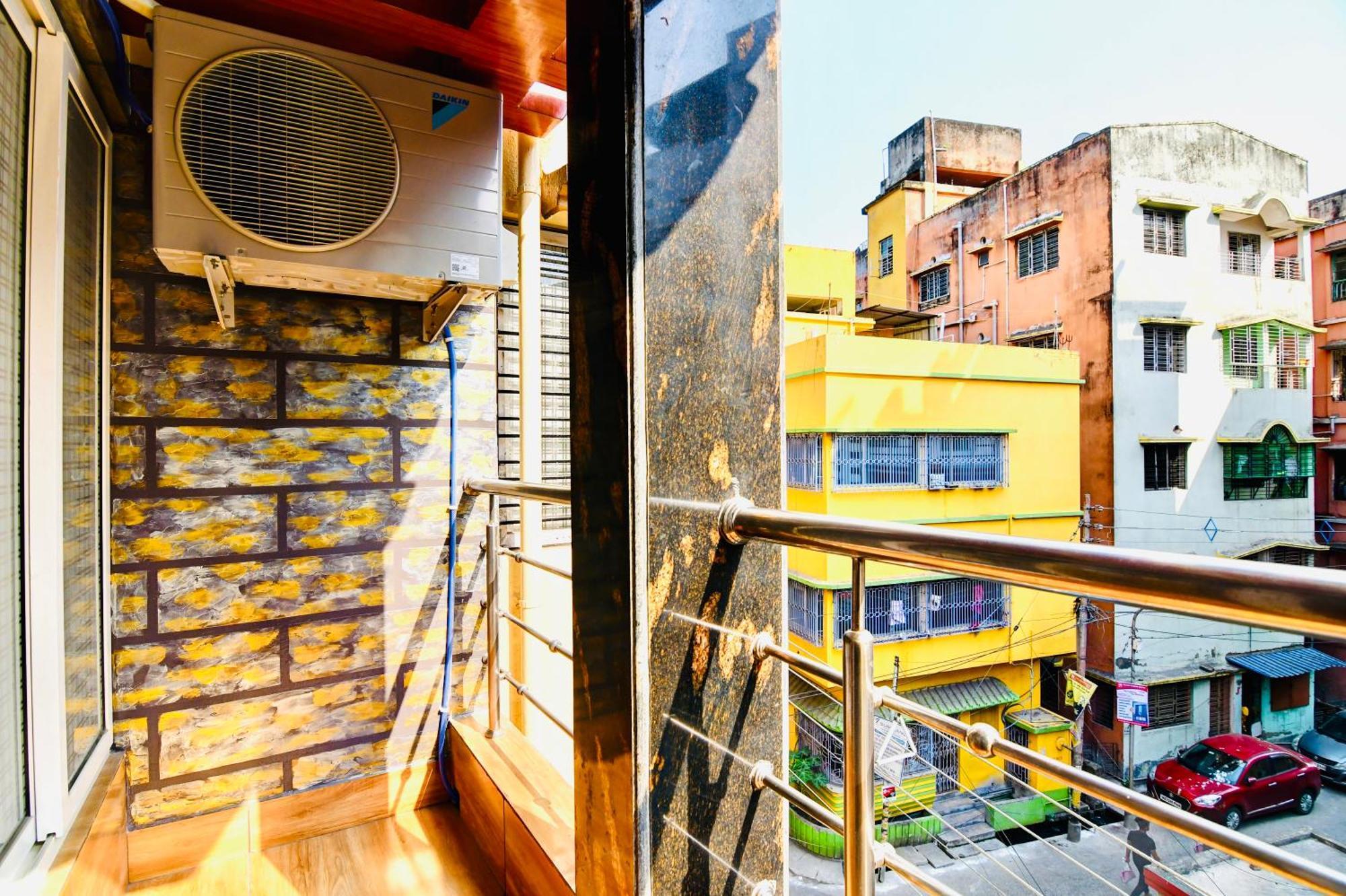Hotel Kanan Inn Колката Екстериор снимка