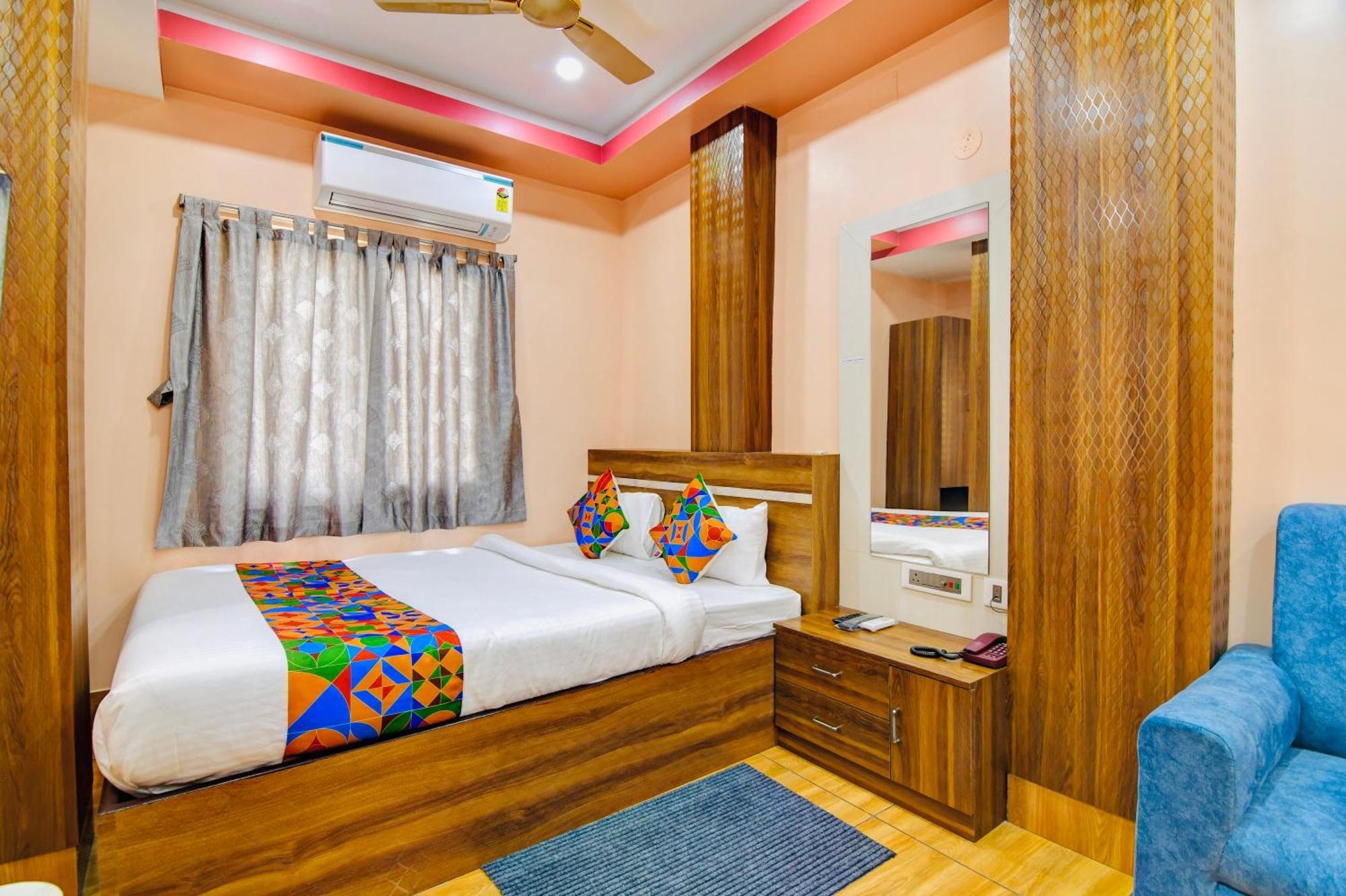 Hotel Kanan Inn Колката Екстериор снимка