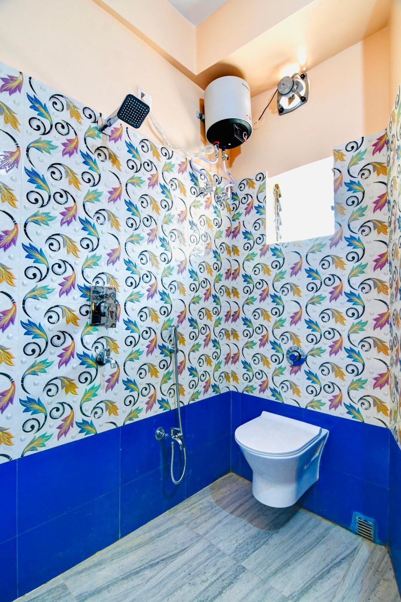 Hotel Kanan Inn Колката Екстериор снимка