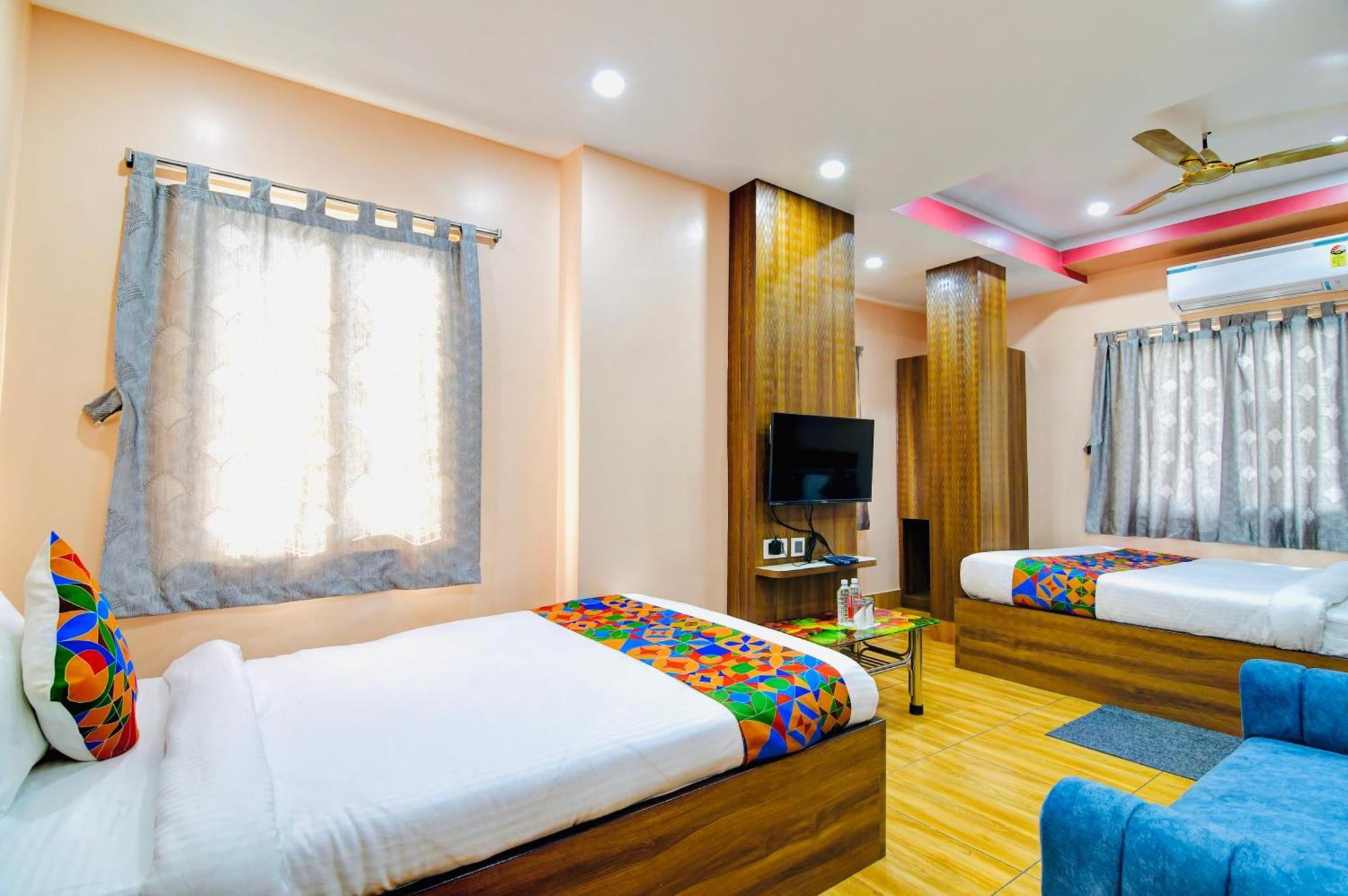 Hotel Kanan Inn Колката Екстериор снимка