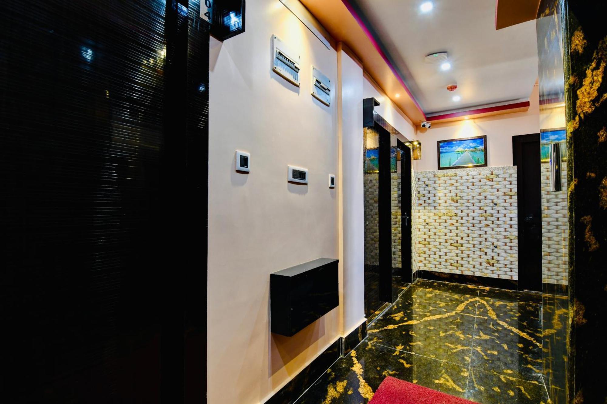 Hotel Kanan Inn Колката Екстериор снимка