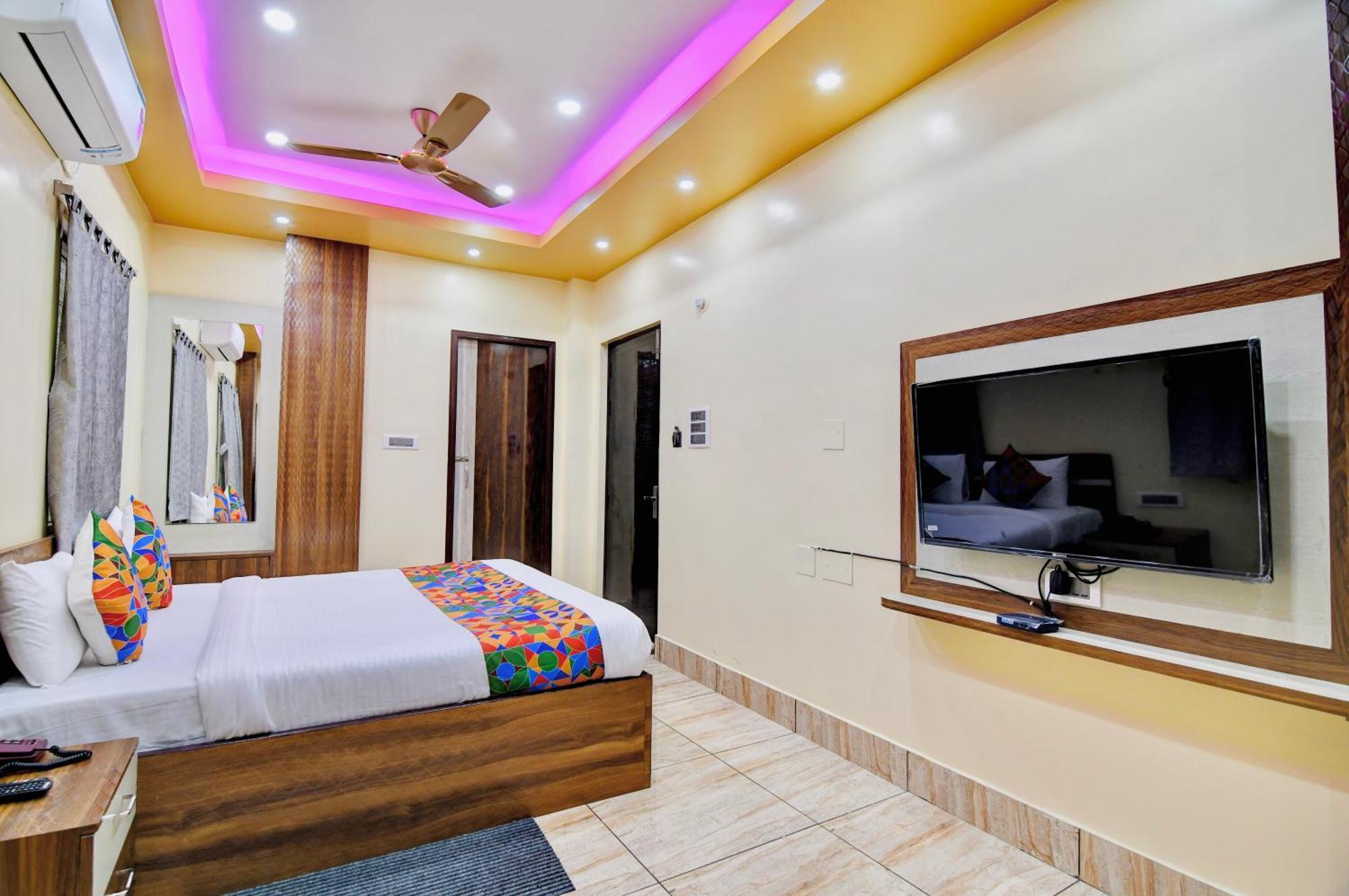 Hotel Kanan Inn Колката Екстериор снимка