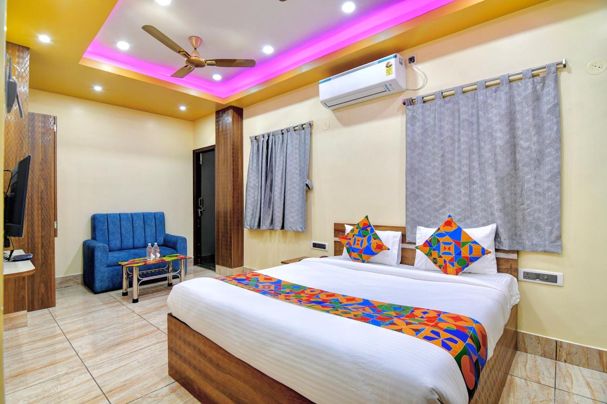 Hotel Kanan Inn Колката Екстериор снимка