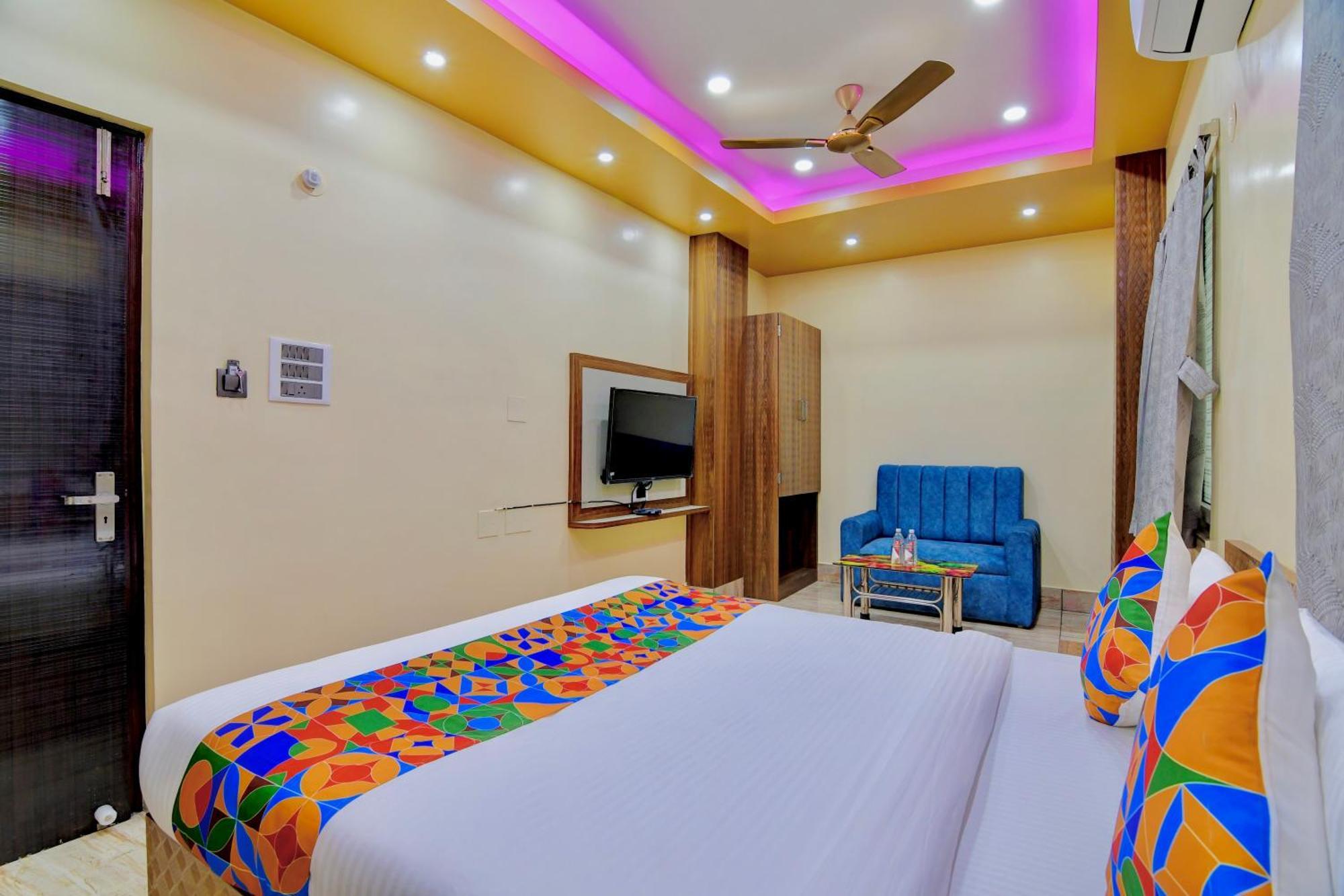 Hotel Kanan Inn Колката Екстериор снимка