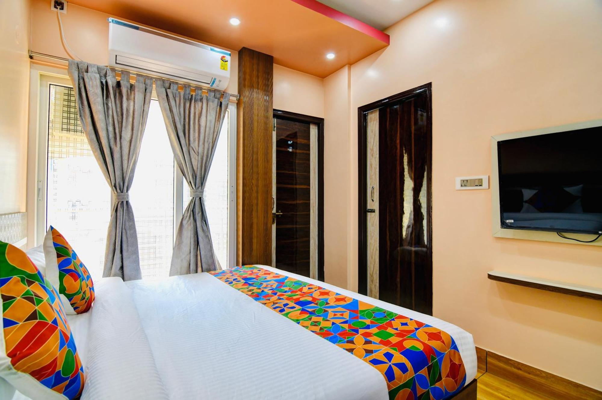 Hotel Kanan Inn Колката Екстериор снимка